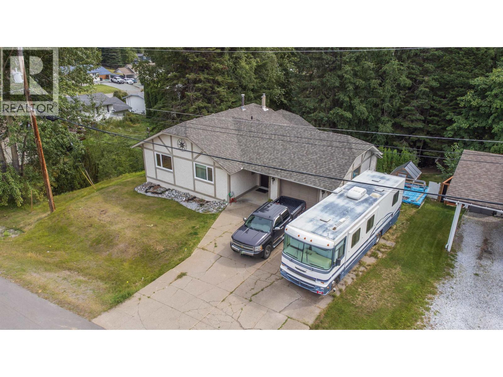 3018 Glade Road, Prince George, British Columbia  V2K 4C3 - Photo 2 - R3157168