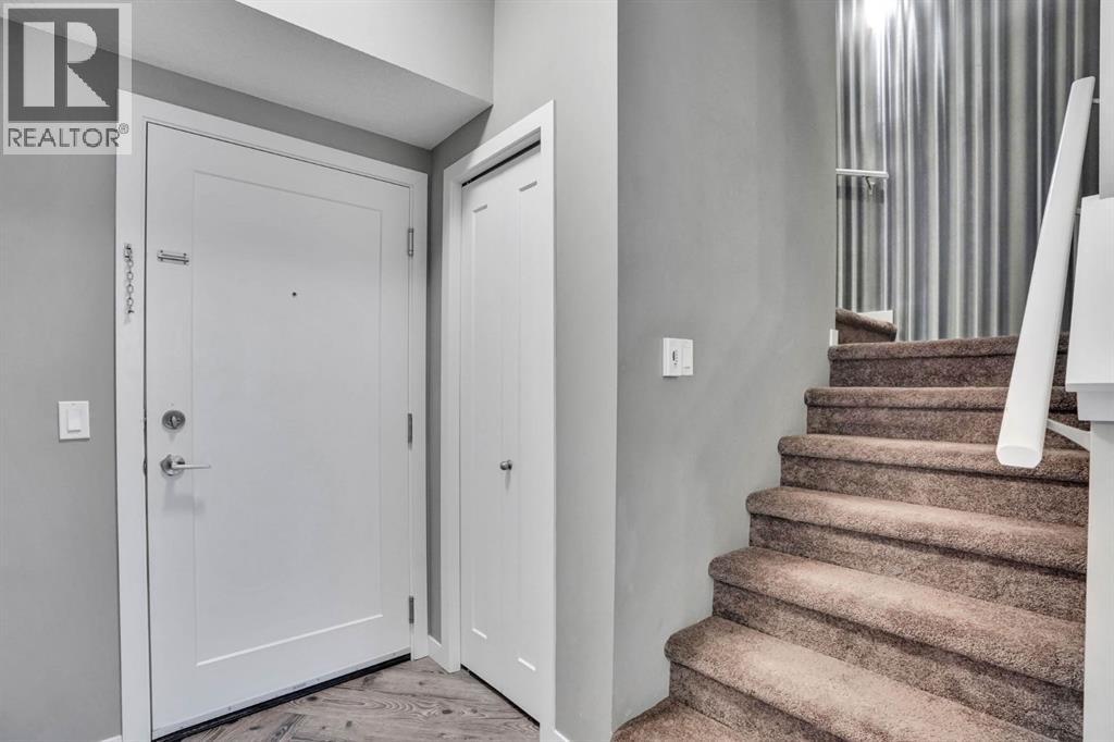 228, 10 Westpark Link SW, Calgary, Alberta  T3H 0Y5 - Photo 3 - A2298732