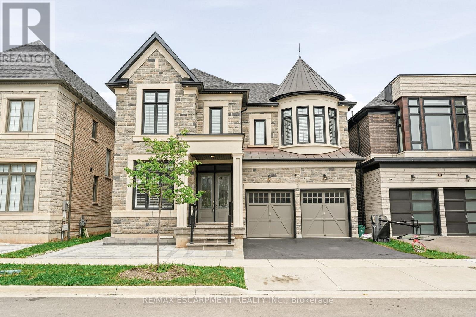 1221 IRONBRIDGE ROAD, Oakville, Ontario