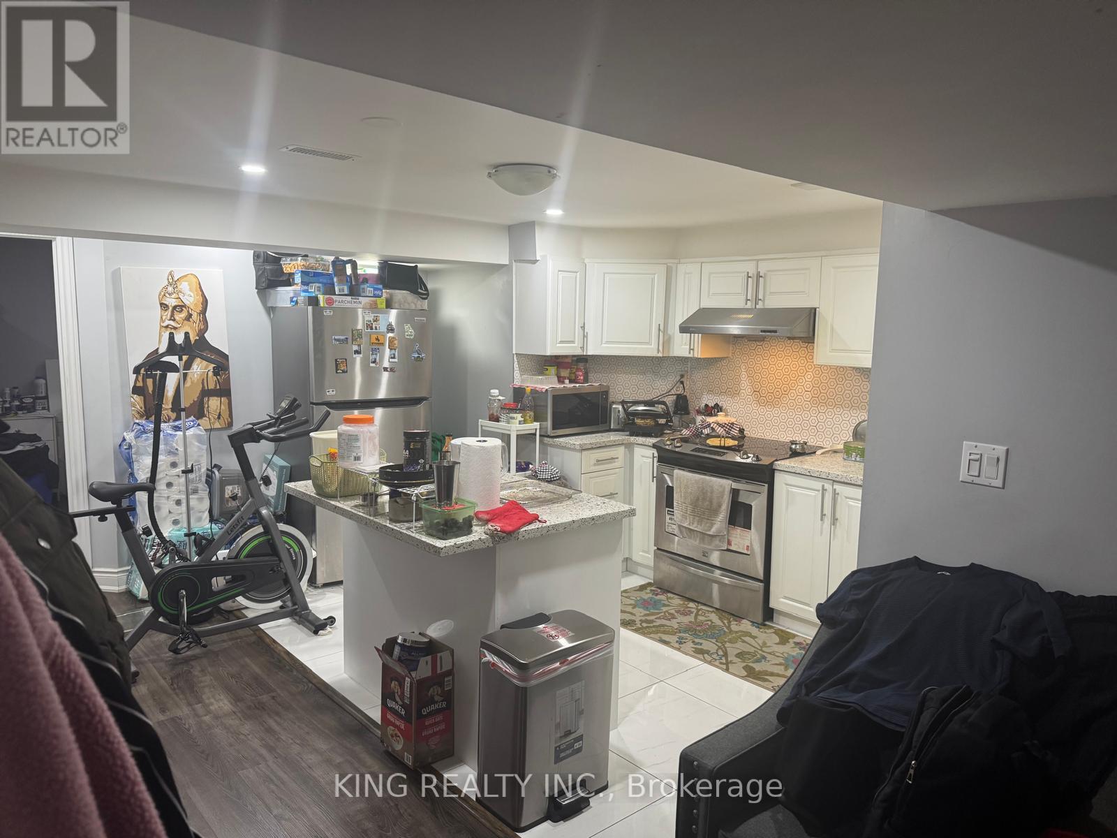 Basement - 8 Ferncroft Place, Brampton, Ontario  L7A 2Z6 - Photo 4 - W13691908