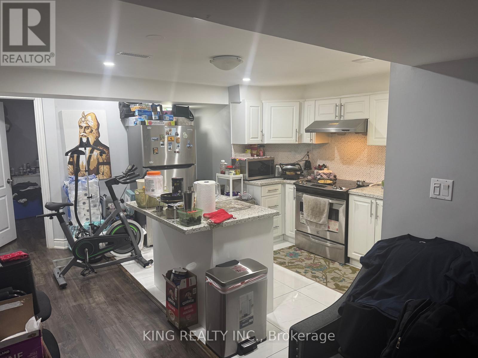 Basement - 8 Ferncroft Place, Brampton, Ontario  L7A 2Z6 - Photo 5 - W13691908