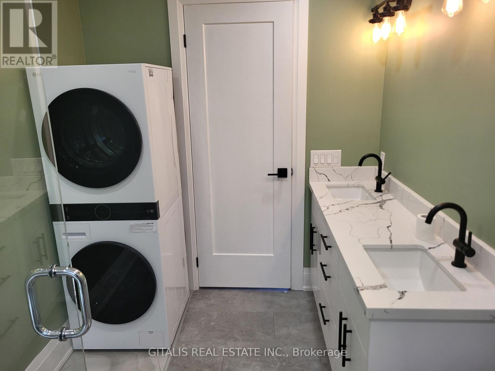Upstairs - 195 Oakmount Road N, Toronto, Ontario  M6P 2N1 - Photo 10 - W13691930