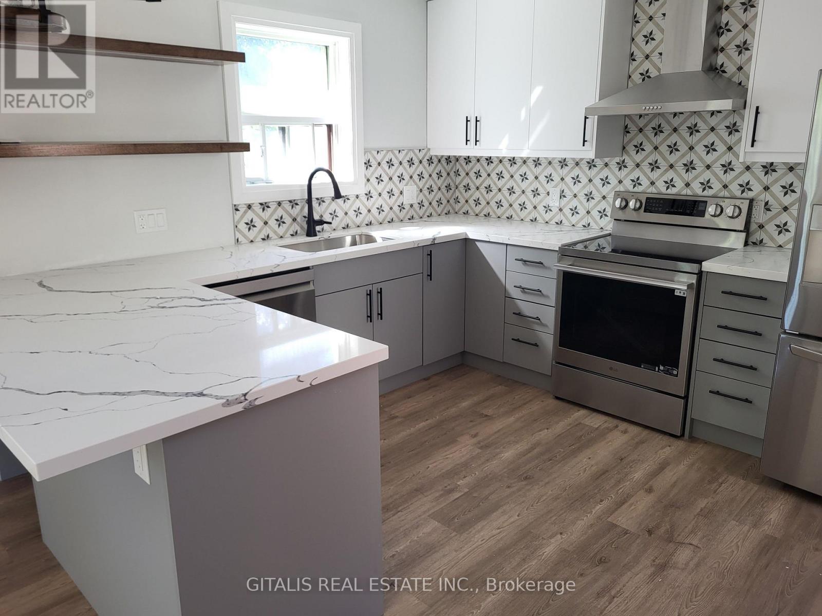 Upstairs - 195 Oakmount Road N, Toronto, Ontario  M6P 2N1 - Photo 12 - W13691930