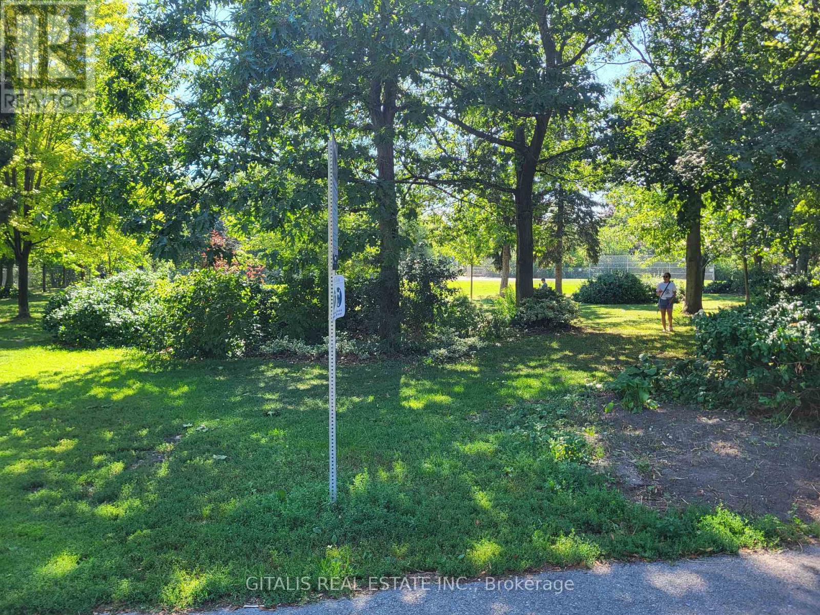 Upstairs - 195 Oakmount Road N, Toronto, Ontario  M6P 2N1 - Photo 17 - W13691930