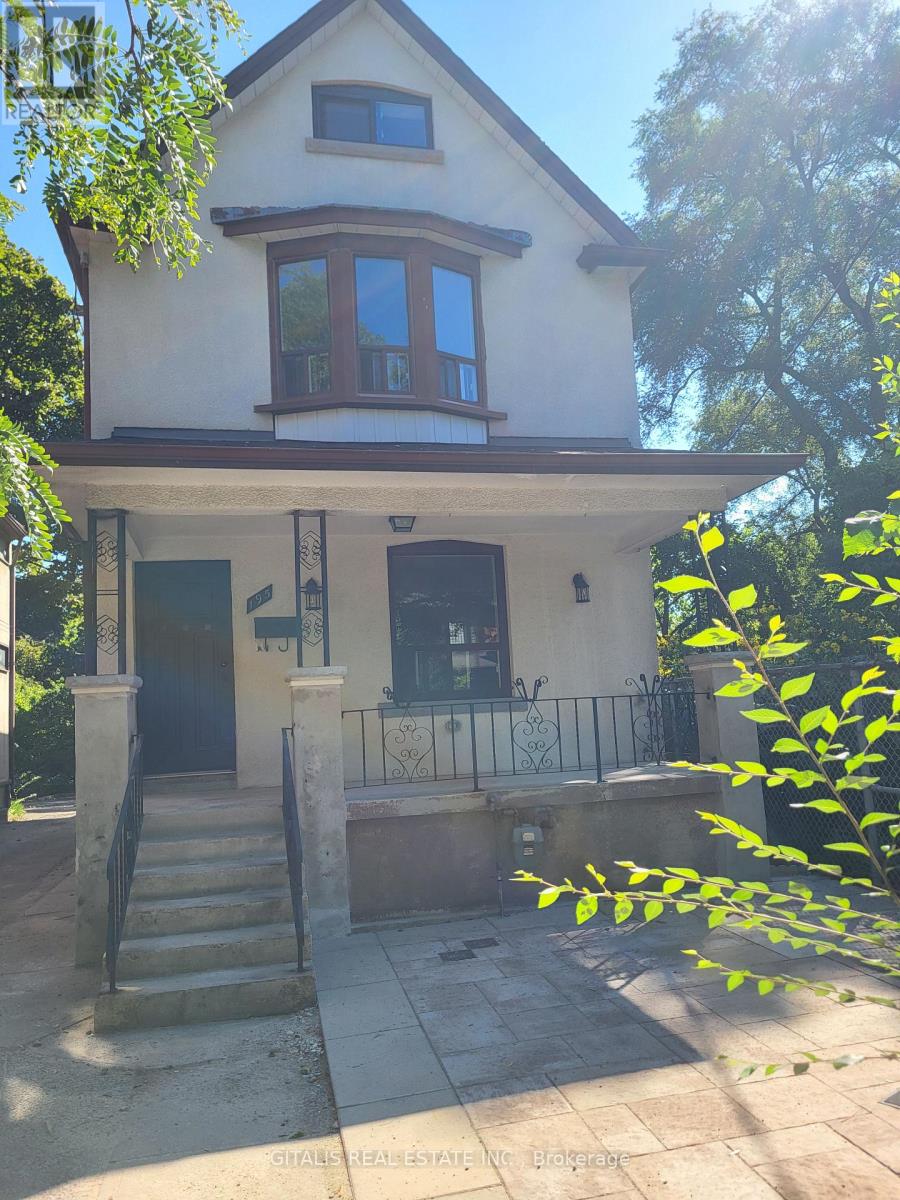 Upstairs - 195 Oakmount Road N, Toronto, Ontario  M6P 2N1 - Photo 18 - W13691930