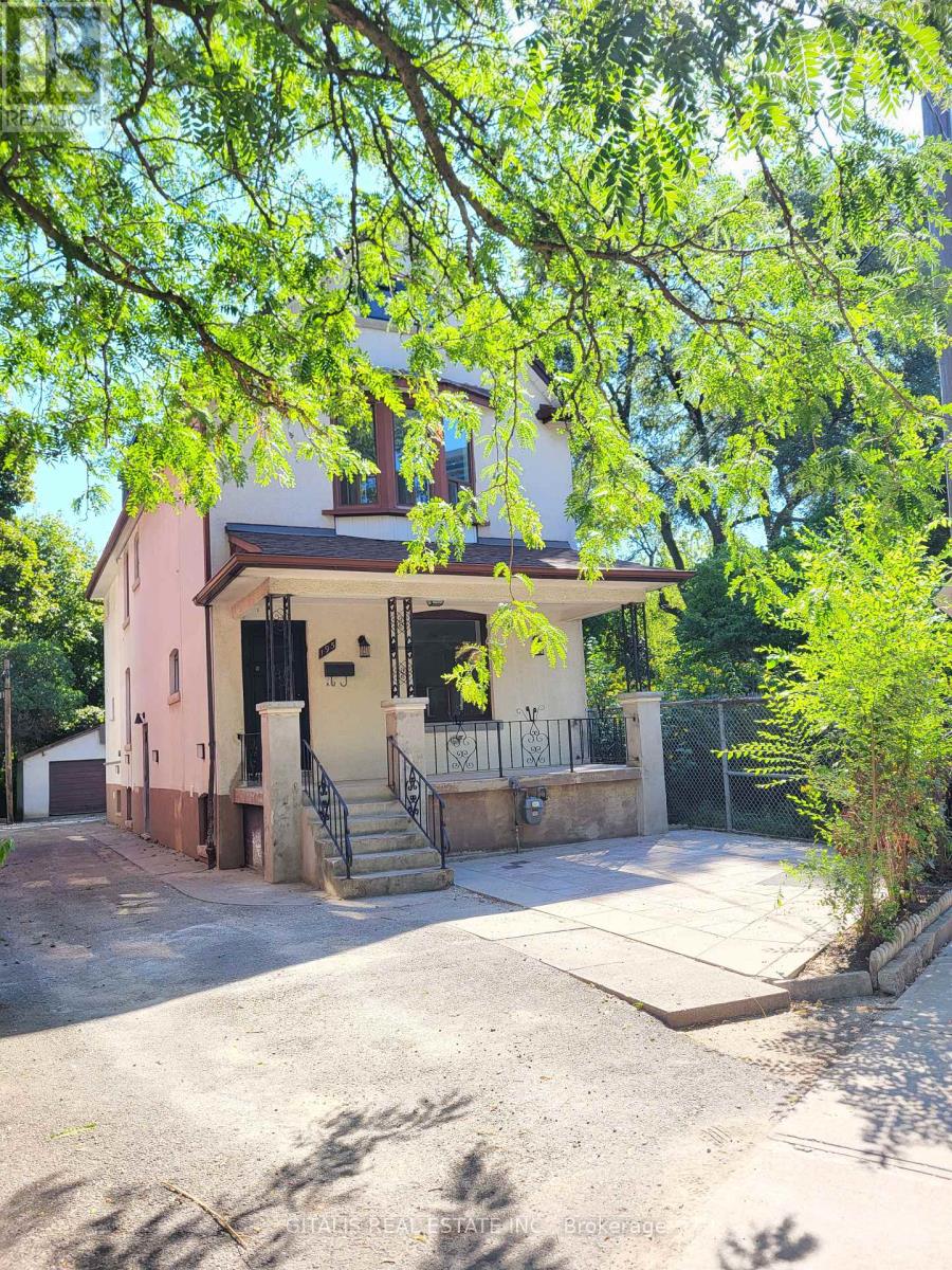 Upstairs - 195 Oakmount Road N, Toronto, Ontario  M6P 2N1 - Photo 20 - W13691930