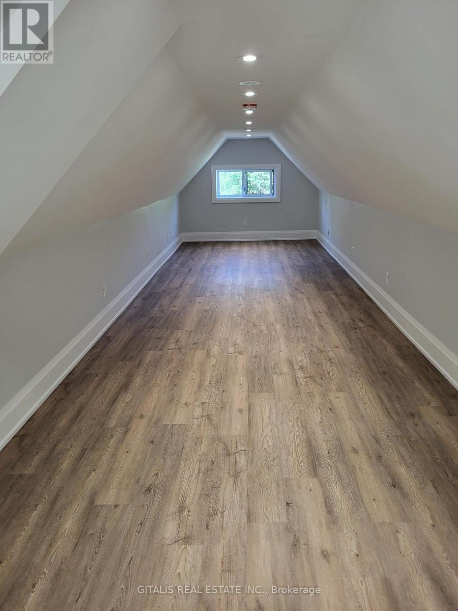 Upstairs - 195 Oakmount Road N, Toronto, Ontario  M6P 2N1 - Photo 5 - W13691930
