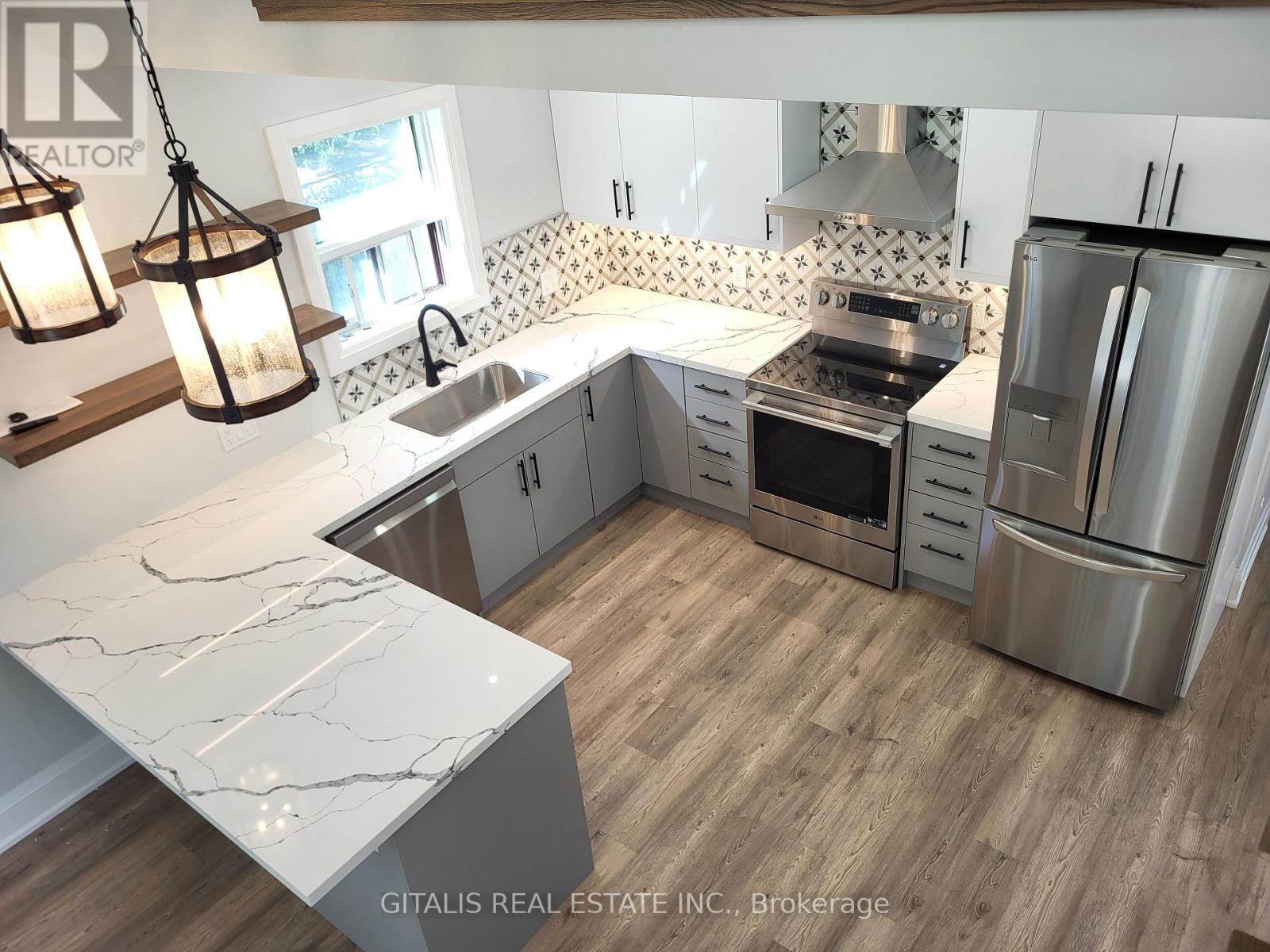 Upstairs - 195 Oakmount Road N, Toronto, Ontario  M6P 2N1 - Photo 6 - W13691930