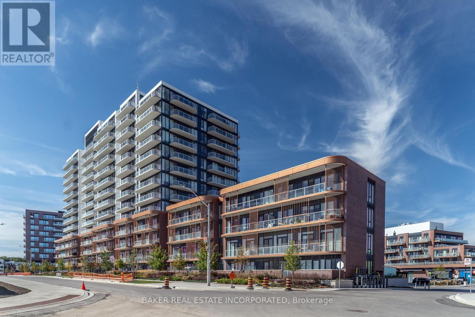 102 - 220 MISSINNIHE WAY, Mississauga, Ontario