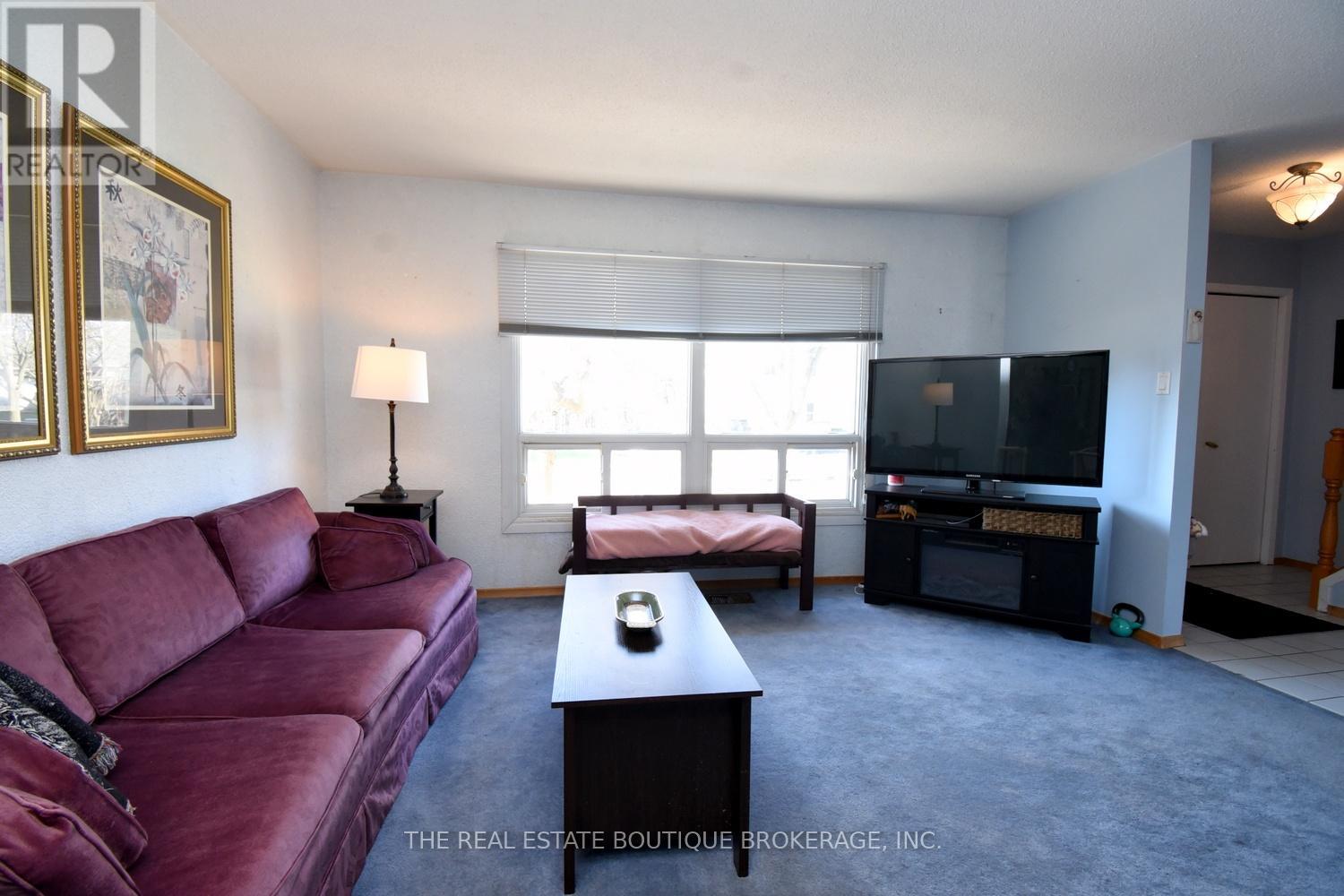 1345 Colonsay Drive, Burlington, Ontario  L7P 2T6 - Photo 7 - W13687692