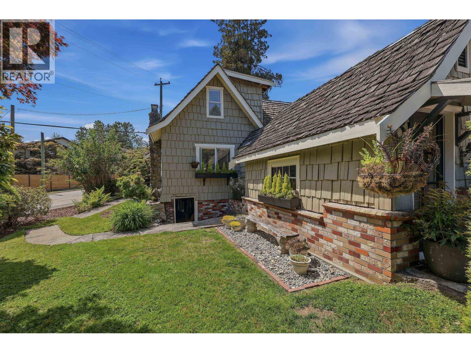 359 Ioco Road, Port Moody, British Columbia  V3H 2V9 - Photo 34 - R3157146