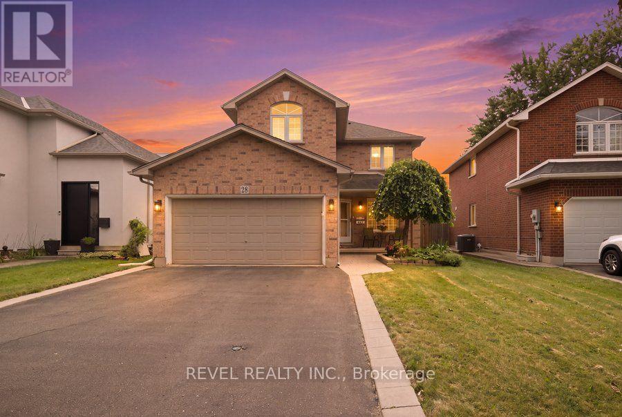 28 LAKE STREET, Grimsby, Ontario