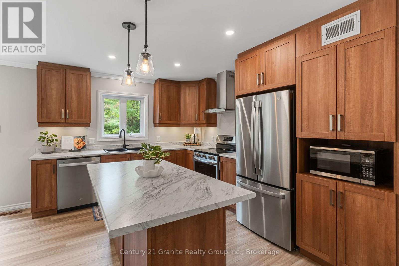 1097 Hawk Valley Road, Algonquin Highlands, Ontario  K0M 1S0 - Photo 14 - X13683290