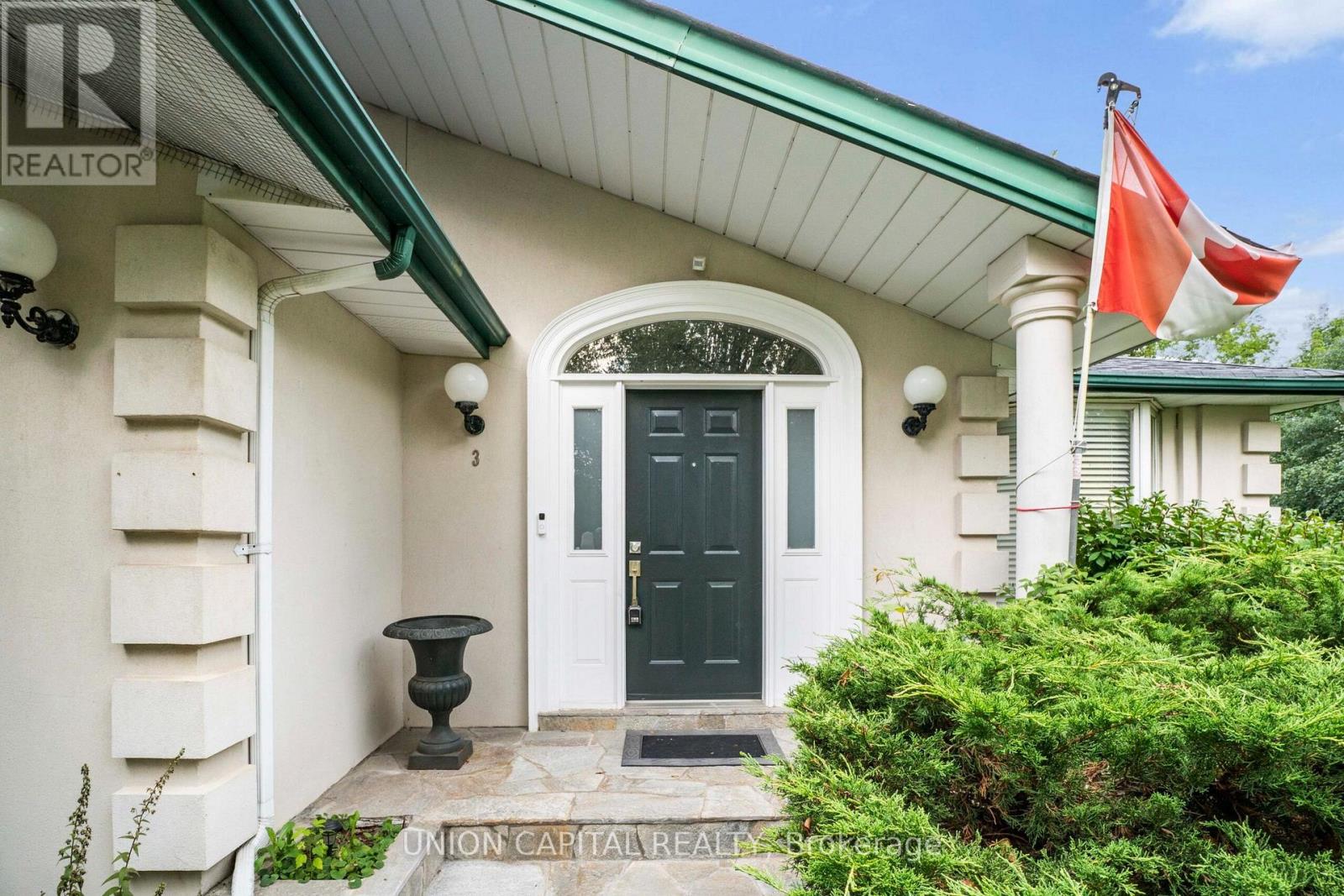 3 Campbell Court, Markham, Ontario  L3R 2B3 - Photo 3 - N13691974