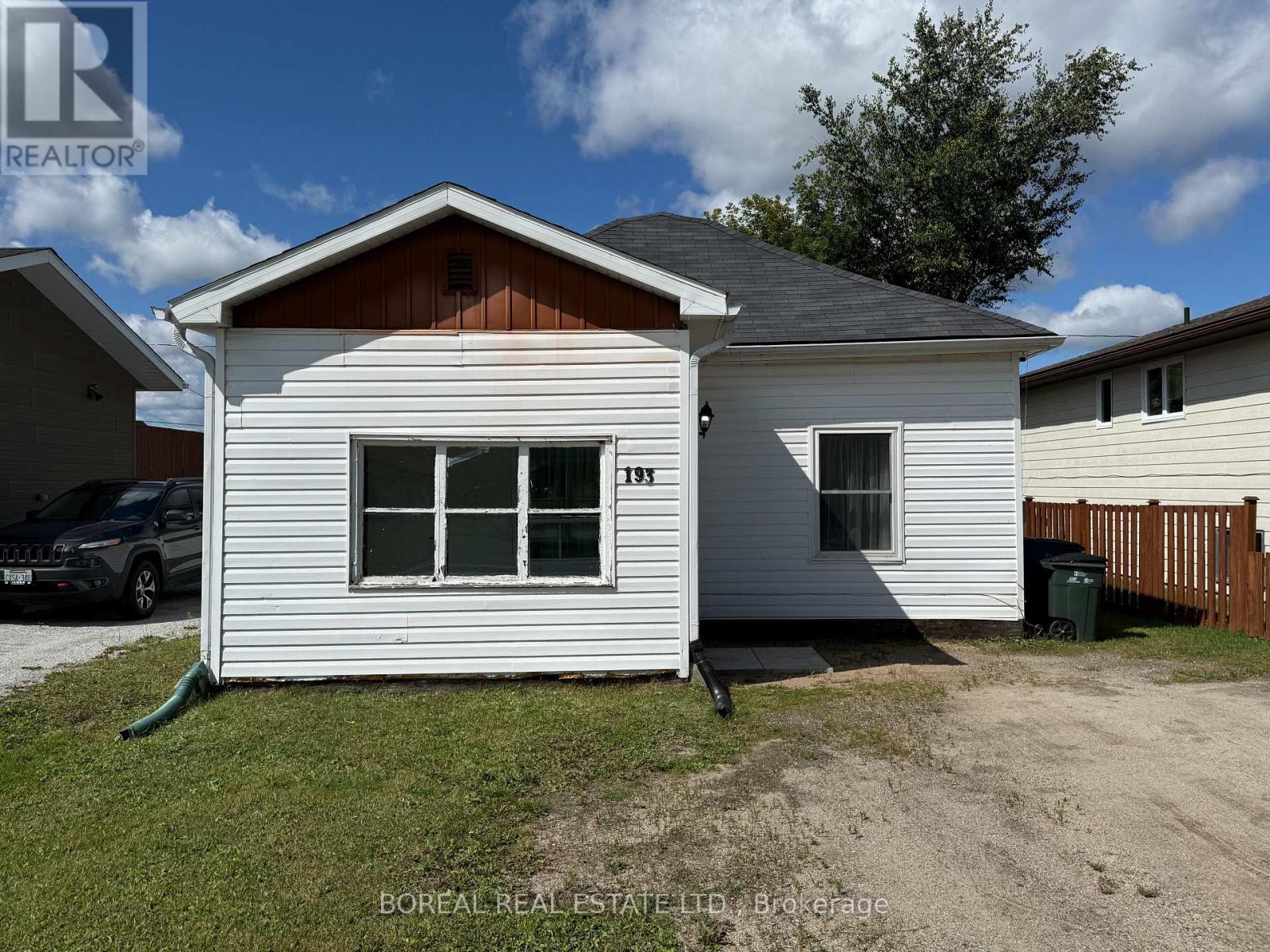 193 Twelfth Avenue, Cochrane, Ontario  P0L 1C0 - Photo 3 - T13688882