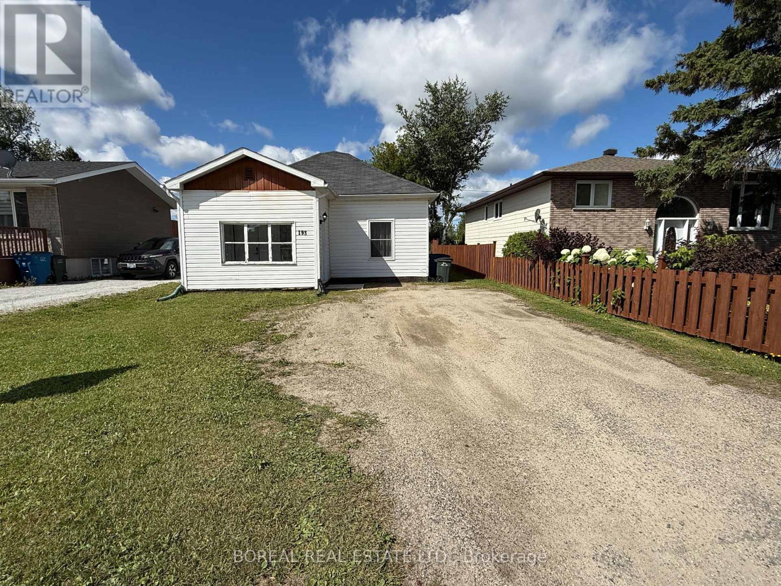 193 TWELFTH AVENUE, Cochrane, Ontario