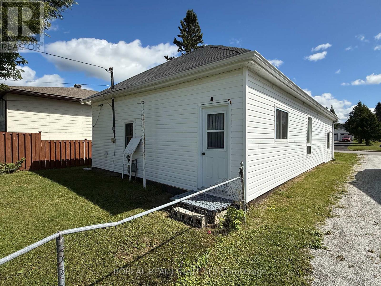 193 Twelfth Avenue, Cochrane, Ontario  P0L 1C0 - Photo 5 - T13688882