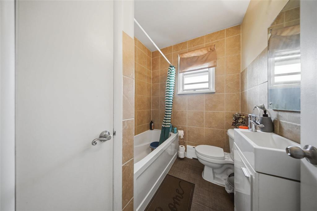 443 Regent Avenue W, Winnipeg, Manitoba  R2C 1R7 - Photo 14 - 202620337