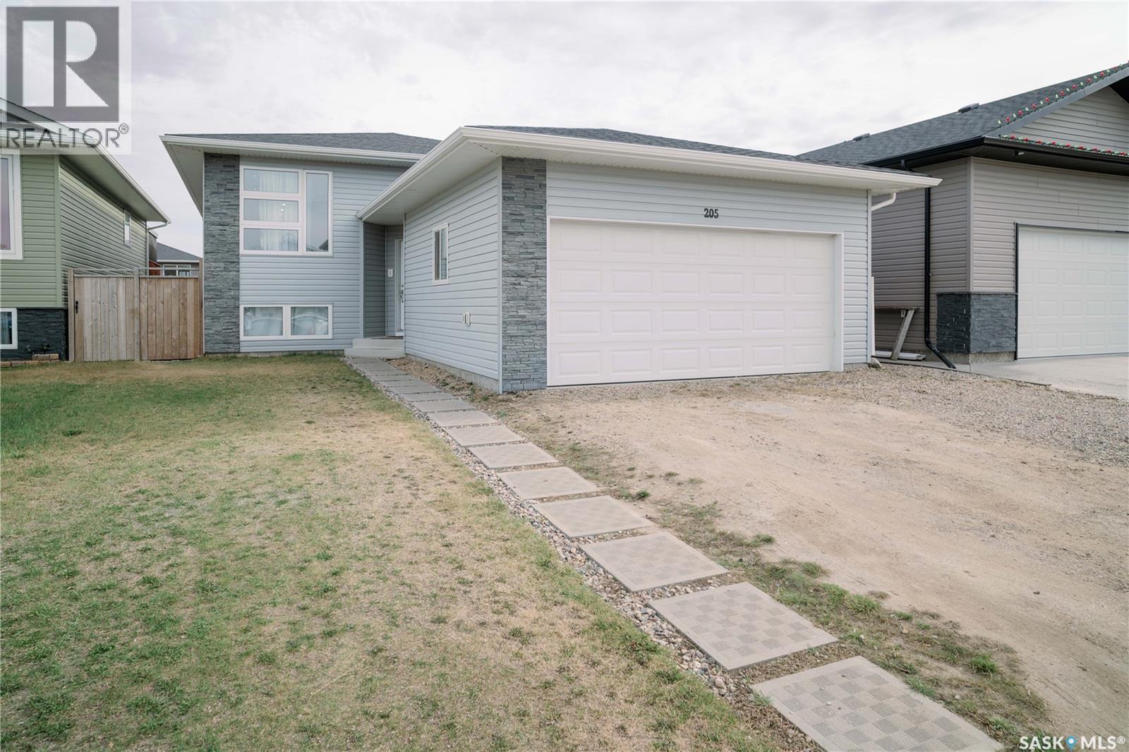 205 Reddekopp LANE, Warman, Saskatchewan