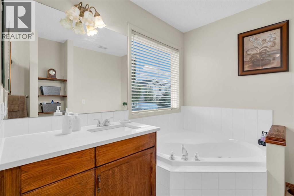 373 Bridlewood Avenue Sw, Calgary, Alberta  T2Y 4H5 - Photo 21 - A2323923
