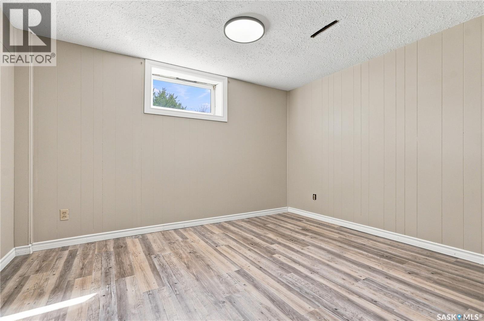 1401 10th Street E, Saskatoon, Saskatchewan  S7H 0J4 - Photo 32 - SK046042