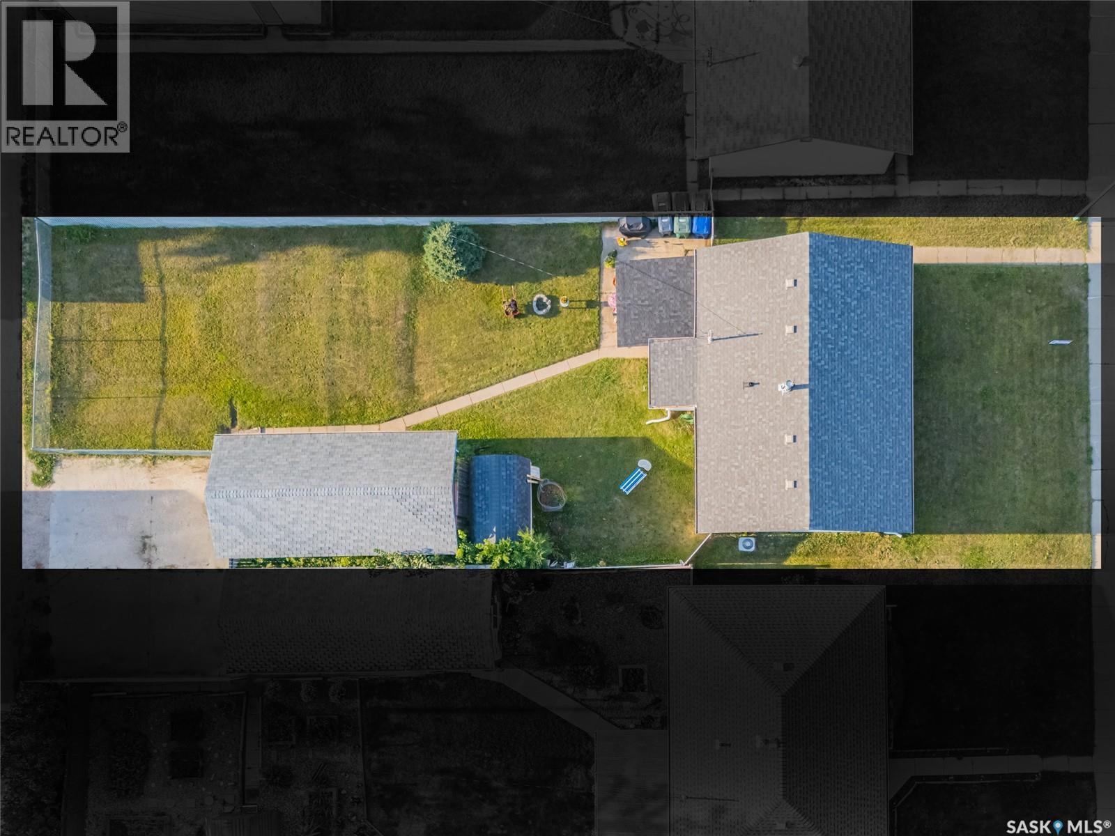 229 U Avenue N, Saskatoon, Saskatchewan  S7L 3C4 - Photo 2 - SK046009