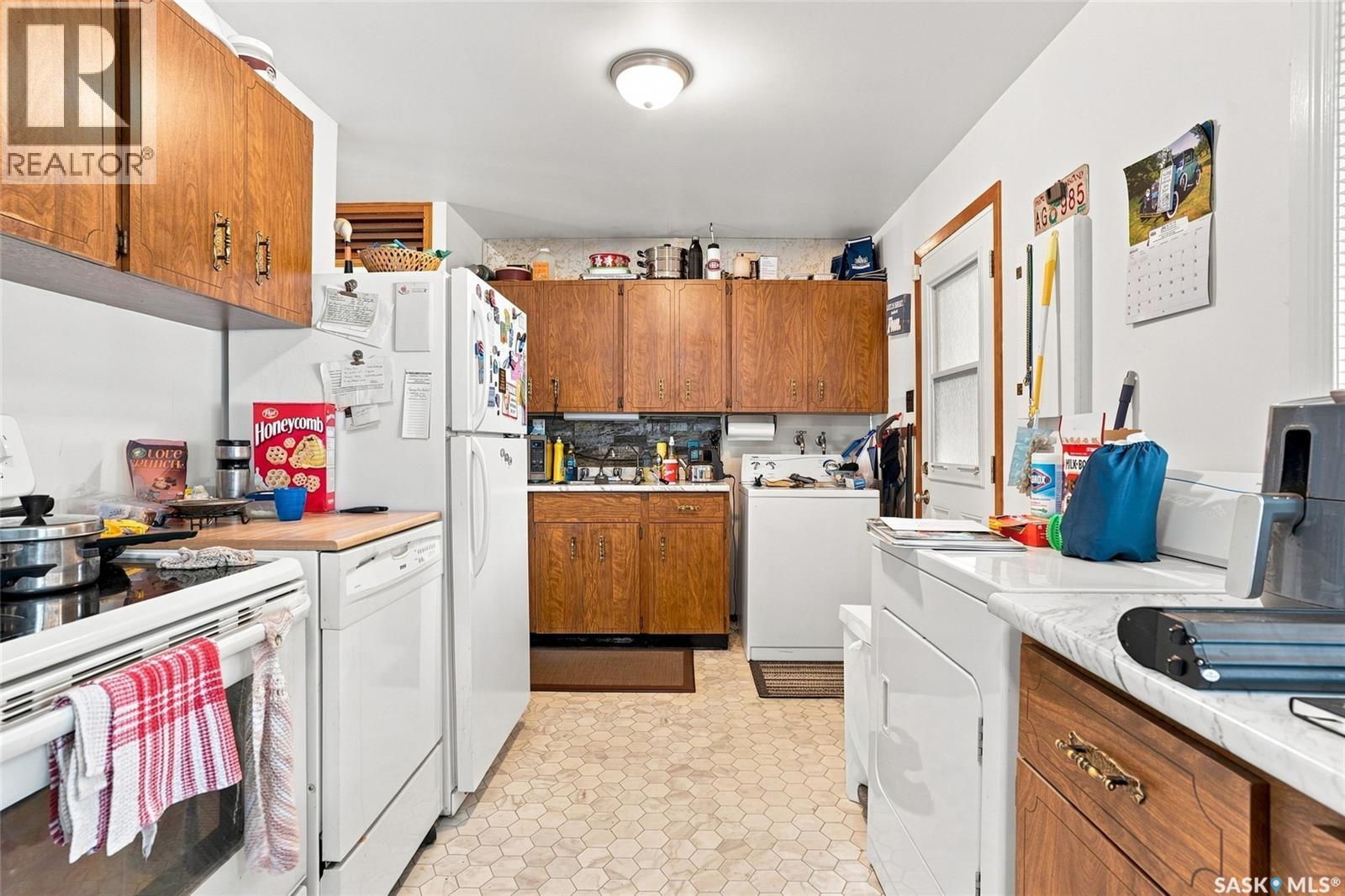 229 U Avenue N, Saskatoon, Saskatchewan  S7L 3C4 - Photo 8 - SK046009