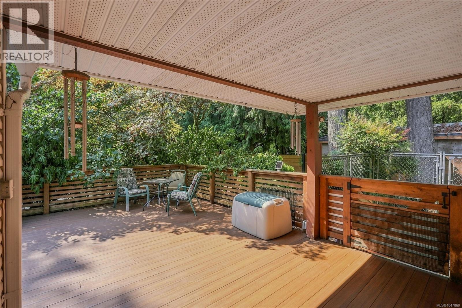 2319 Island Hwy E, Nanoose Bay, British Columbia  V9P 9E2 - Photo 46 - 1047060