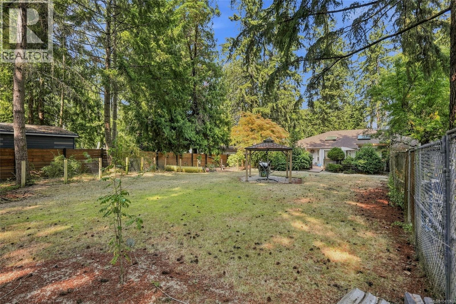 2319 Island Hwy E, Nanoose Bay, British Columbia  V9P 9E2 - Photo 43 - 1047060