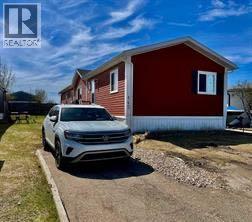 145 Caouette Crest, Fort Mcmurray, Alberta  T9K 2H5 - Photo 1 - A2304690