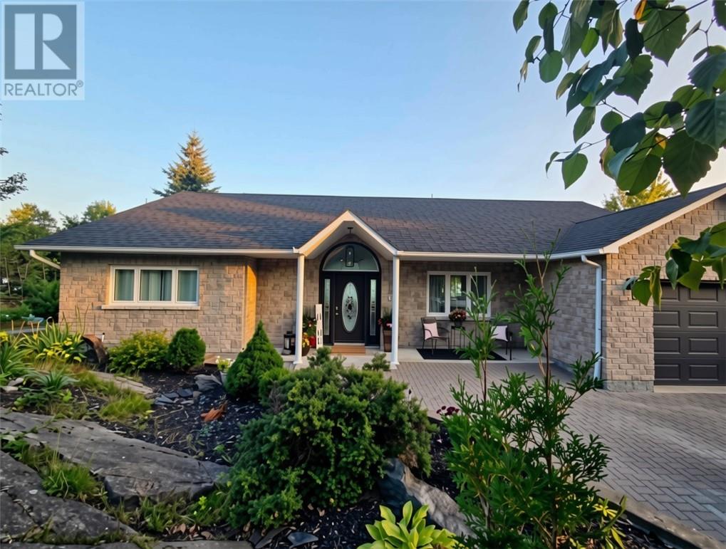 1800 South Lane, Sudbury, Ontario  P3G 1N8 - Photo 3 - 2129887