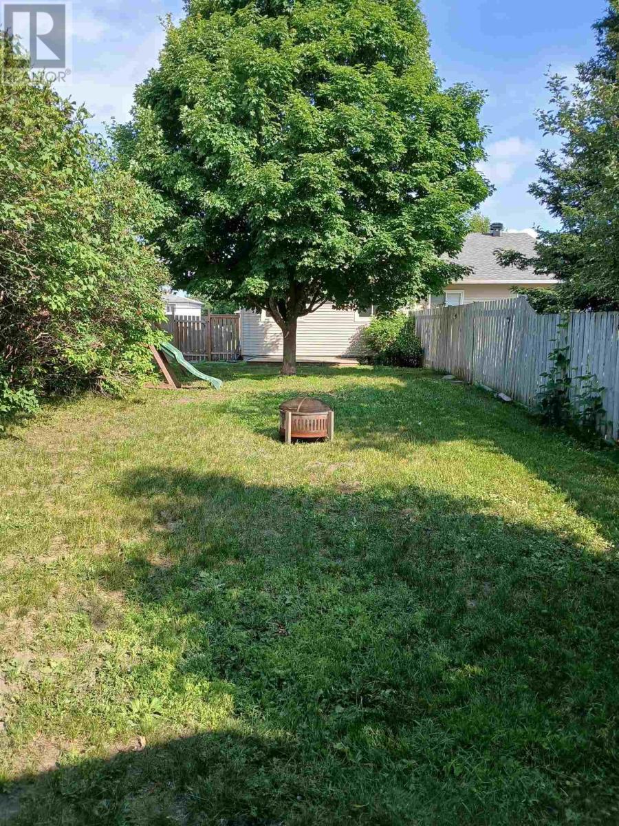 125 Laurier Rd, Elliot Lake, Ontario  P5A 2V1 - Photo 30 - SM262239