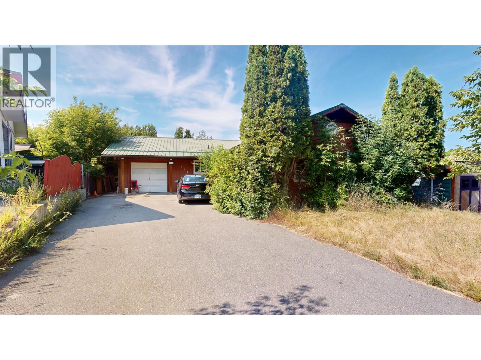 521 26th Avenue S, Cranbrook, British Columbia V1C 5A6 - Photo 1 - 10398053