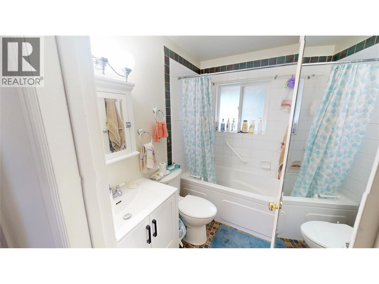 521 26th Avenue S, Cranbrook, British Columbia V1C 5A6 - Photo 9 - 10398053