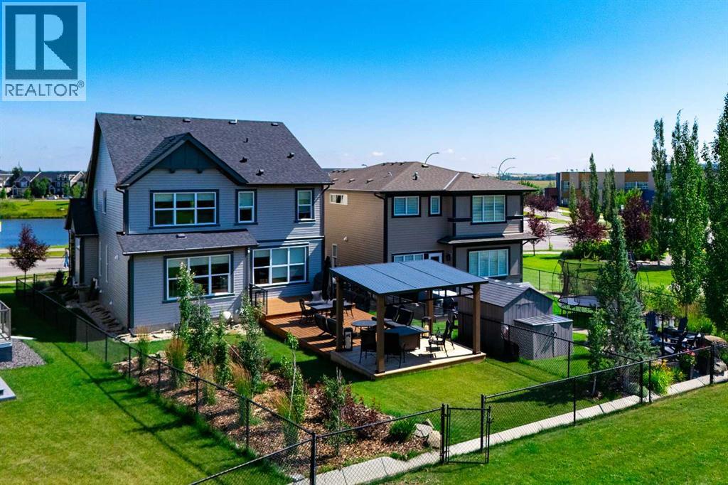 236 Hillcrest Drive SW, Airdrie, Alberta  T4B 4C5 - Photo 3 - A2338528
