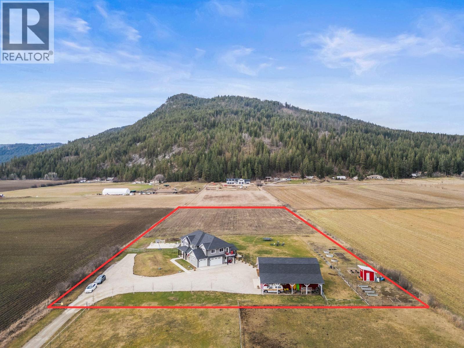 4160 Noble Road, Spallumcheen, British Columbia  V4Y 0K8 - Photo 3 - 10388088