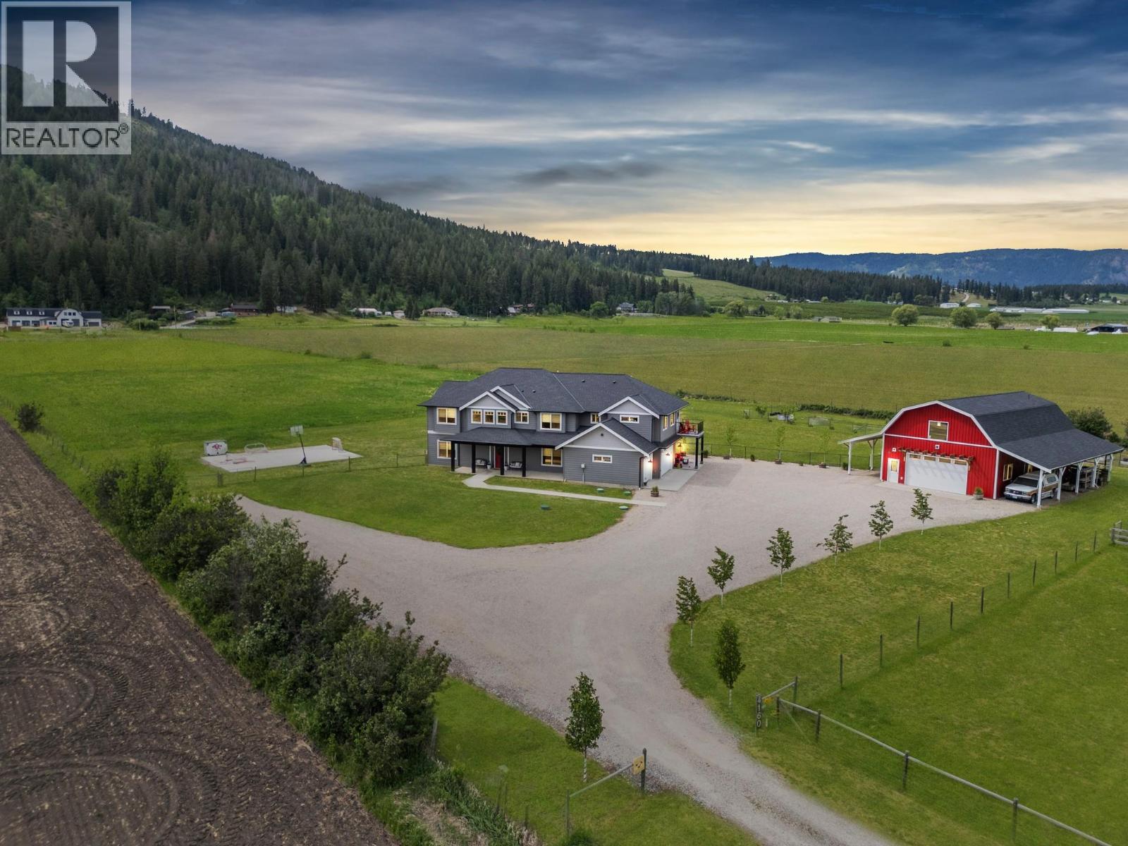 4160 Noble Road, Spallumcheen, British Columbia  V4Y 0K8 - Photo 2 - 10388088