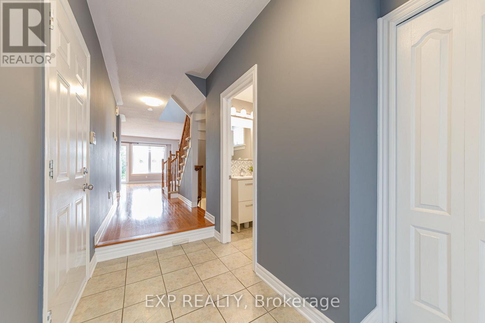 4220 Kelly Farm Drive, Ottawa, Ontario K1T 0A5 - Photo 3 - X13692254