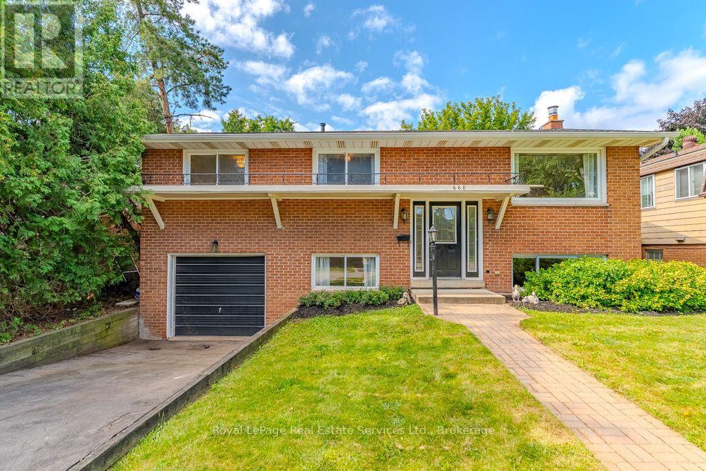 668 MACLAREN DRIVE, Burlington, Ontario