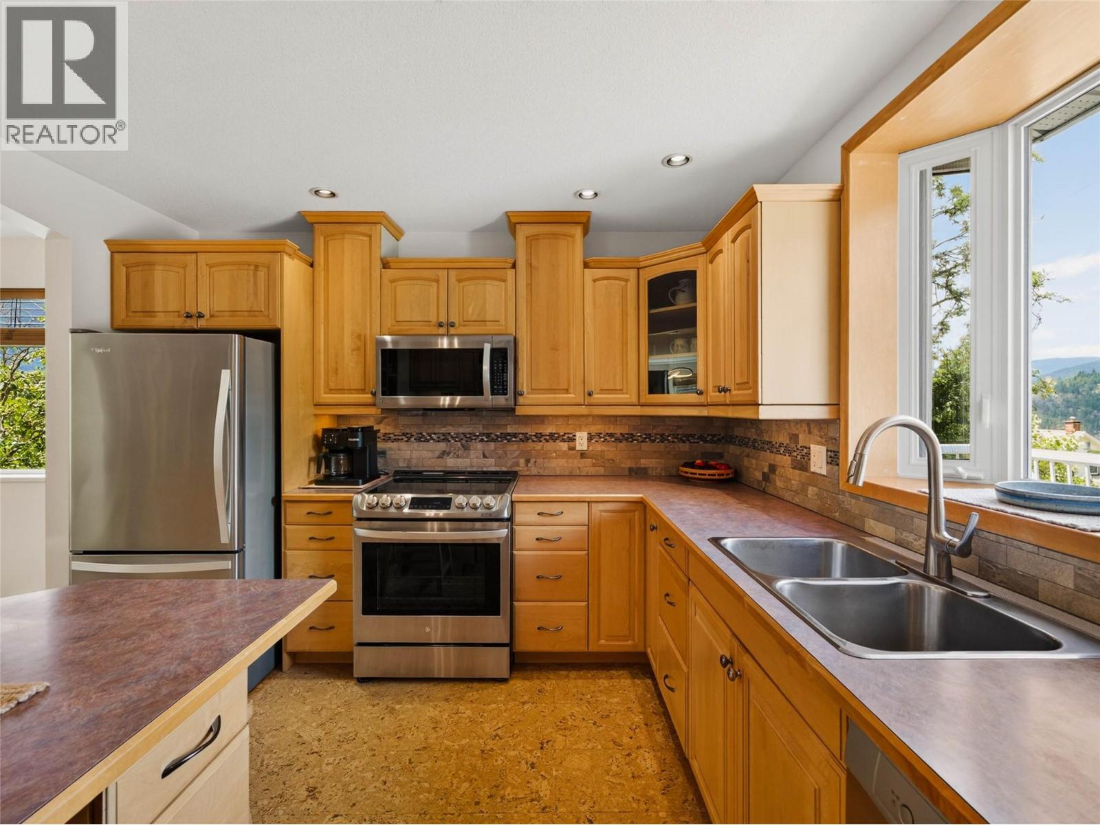 1007 Hoover Street, Nelson, British Columbia V1L 4X9 - Photo 10 - 10398131