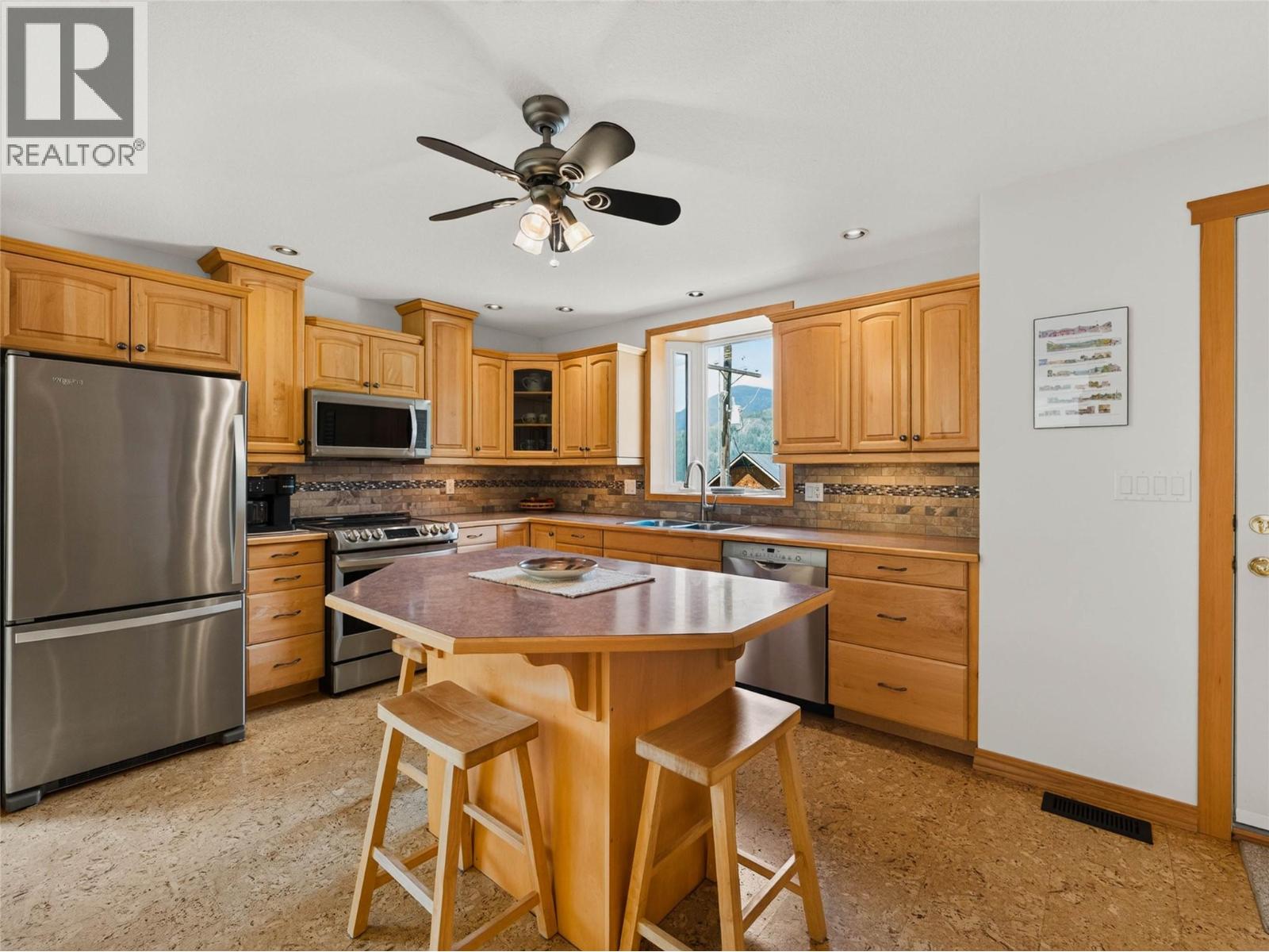 1007 Hoover Street, Nelson, British Columbia V1L 4X9 - Photo 6 - 10398131