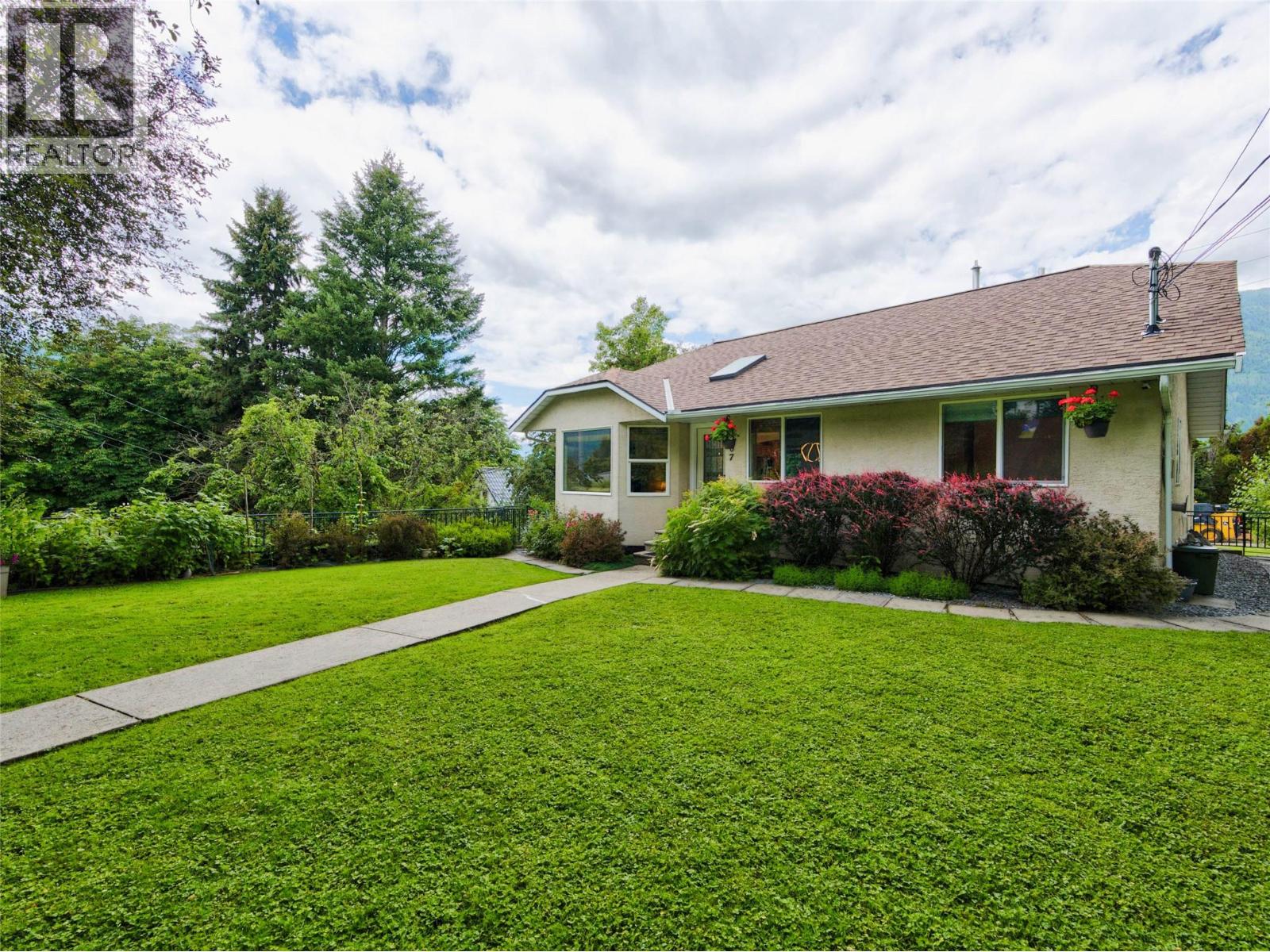 1007 Hoover Street, Nelson, British Columbia V1L 4X9 - Photo 65 - 10398131