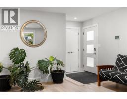 624 Armour Crescent, Kelowna, British Columbia  V1W 1A5 - Photo 4 - 10394147