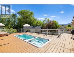 624 Armour Crescent, Kelowna, British Columbia  V1W 1A5 - Photo 38 - 10394147