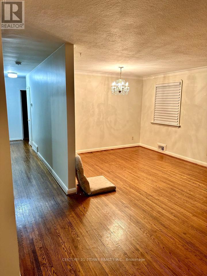 40 Tedford Drive, Toronto, Ontario  M1R 1M1 - Photo 2 - E13692182
