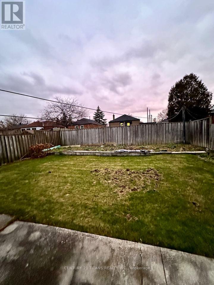 40 Tedford Drive, Toronto, Ontario  M1R 1M1 - Photo 7 - E13692182