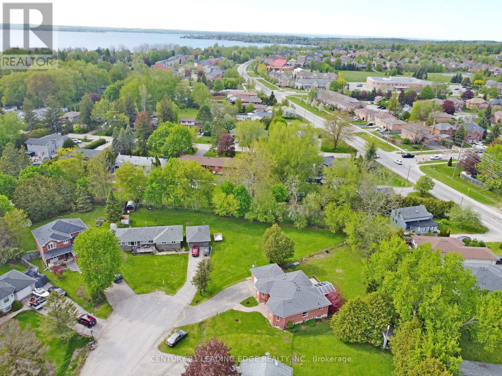 4 Bay Court, Georgina, Ontario  L4P 1B3 - Photo 36 - N13692052