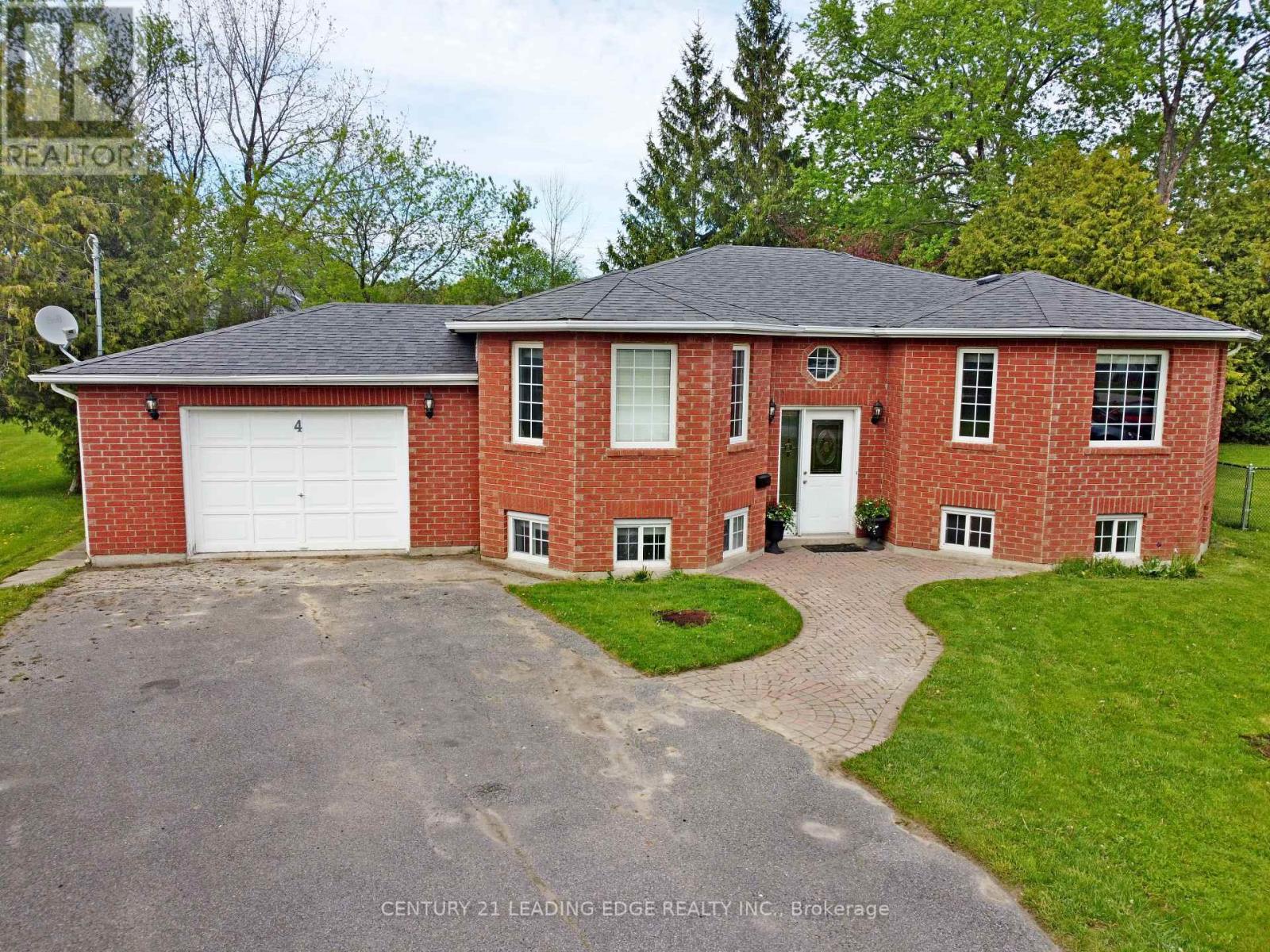 4 Bay Court, Georgina, Ontario  L4P 1B3 - Photo 4 - N13692052