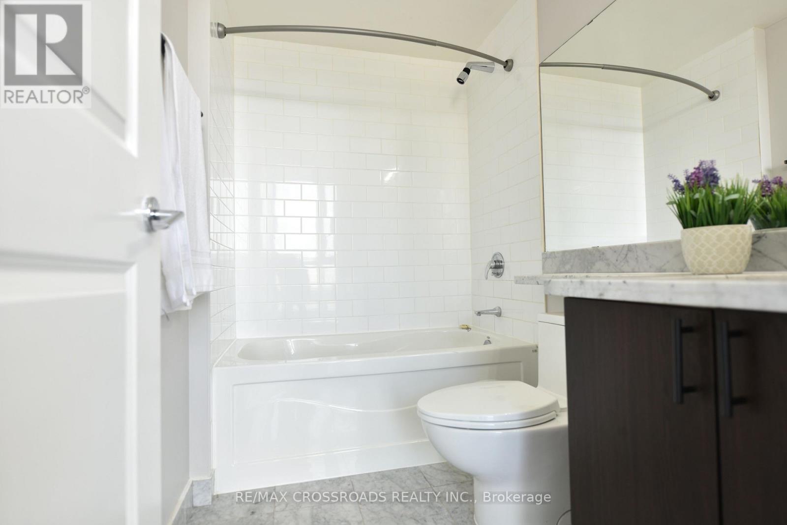 505 - 21 Upper Duke Crescent, Markham, Ontario L6G 0B7 - Photo 11 - N13692102