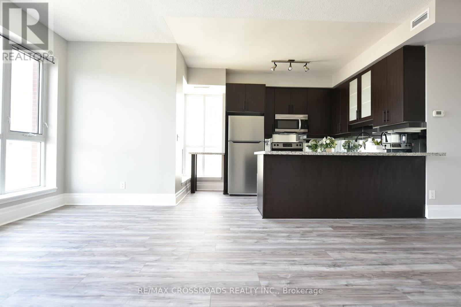 505 - 21 Upper Duke Crescent, Markham, Ontario L6G 0B7 - Photo 6 - N13692102